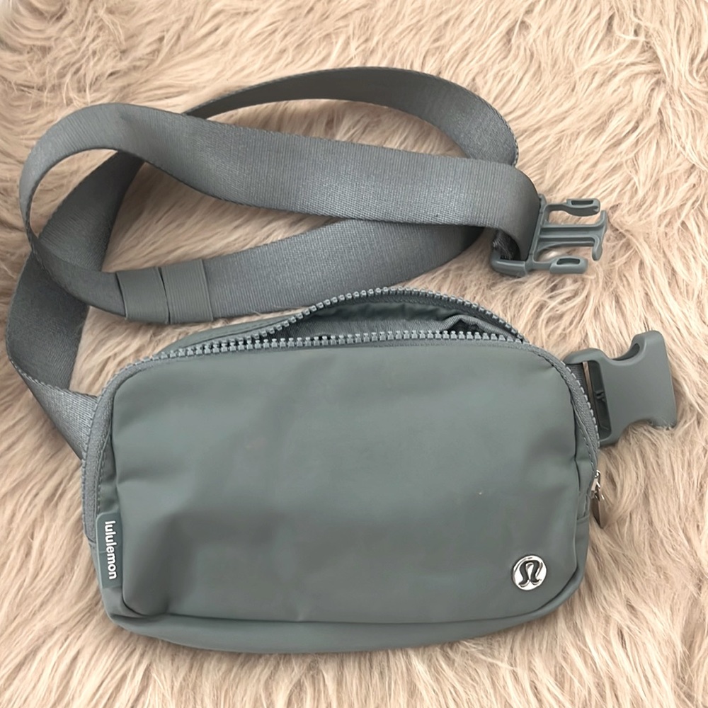 Lululemon tidewater teal belt bag